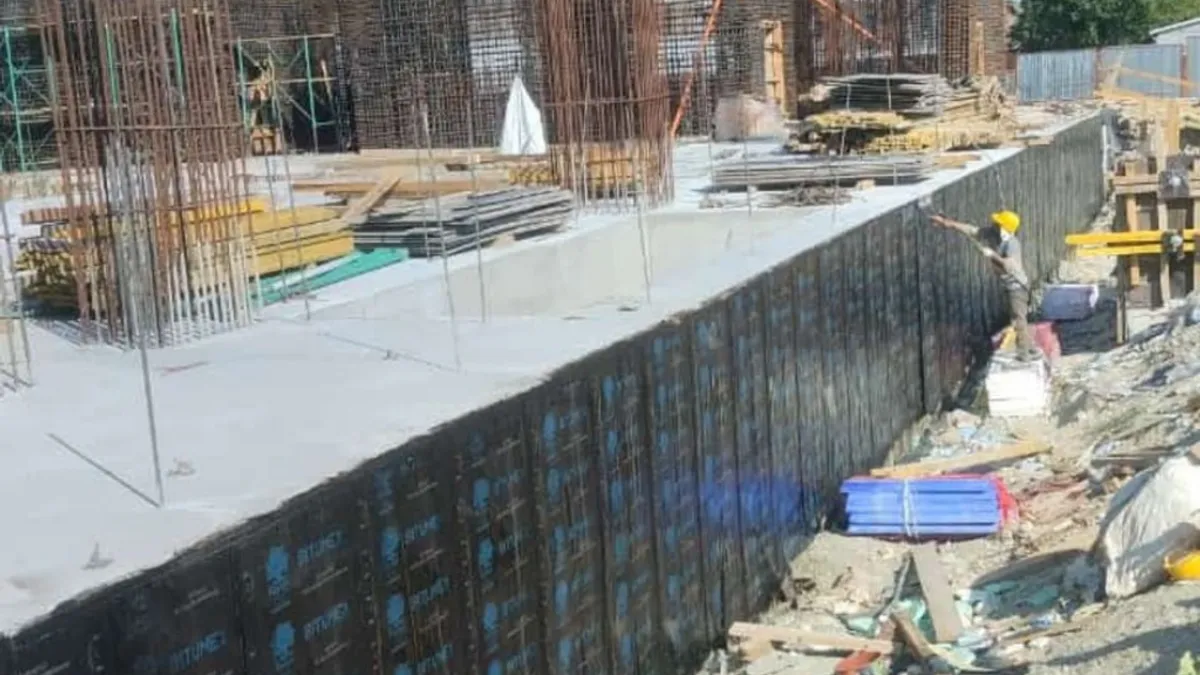 Perde beton duvara uygulanmış su yalıtımı